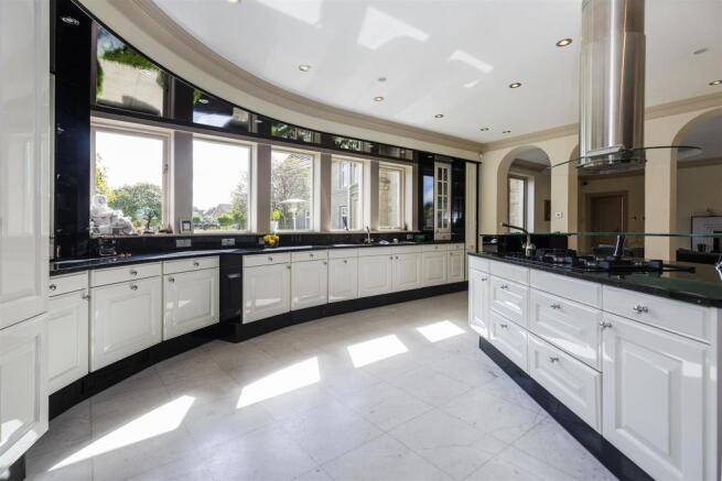 Breakfast Kitchen  (2).jpg
