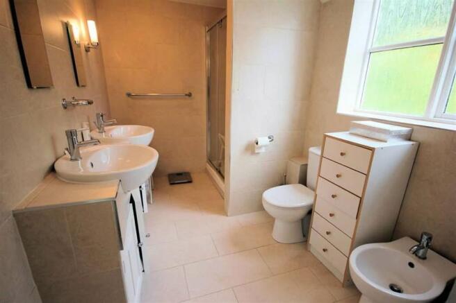 EN-SUITE