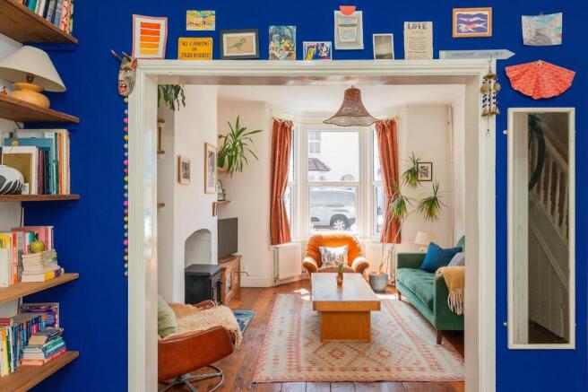 1C7REN - Living Room F.jpg
