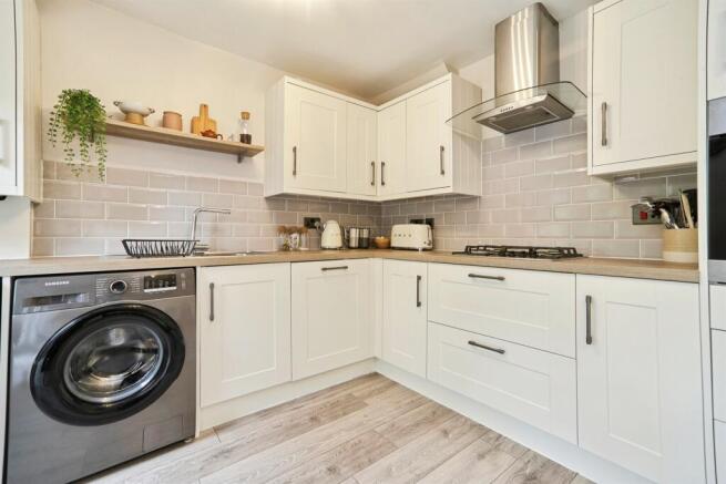 3 bed Semi-Detached for sale Image 5