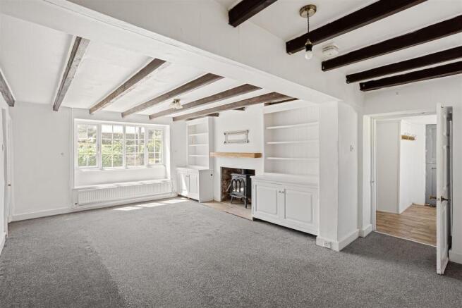 5 bed Detached for sale Image 6