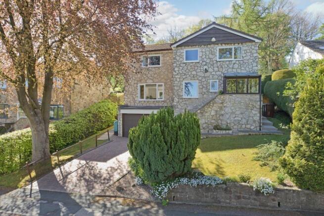 5 bed Detached for sale Image 8