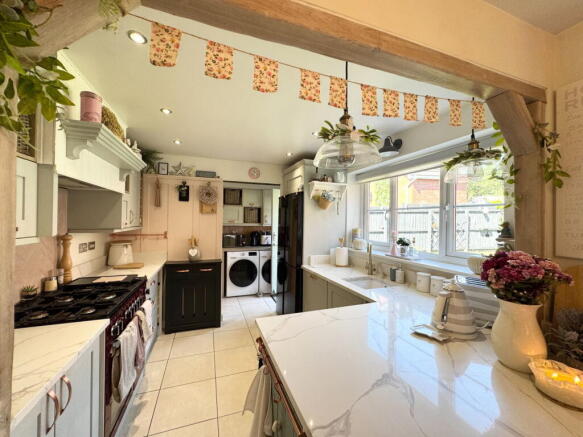 4 bed Detached for sale Image 5