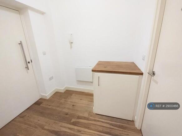 Studio to rent Image 3