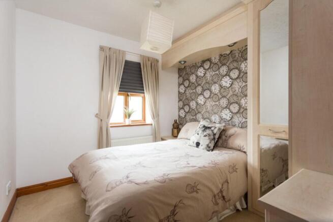 5 bed Detached for sale Image 9