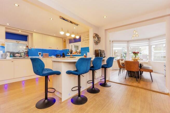 3 bed Detached for sale Image 4