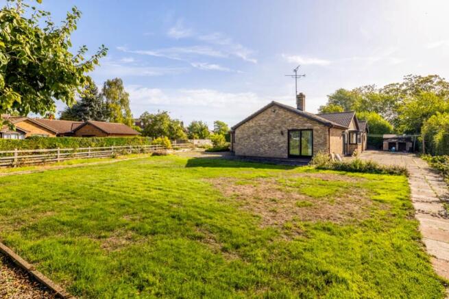 8 Church Walk (Pinchbeck)-14