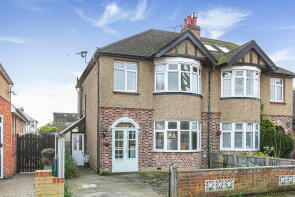 14, Avenue Road, Staines-upon-thames TW18 3AW