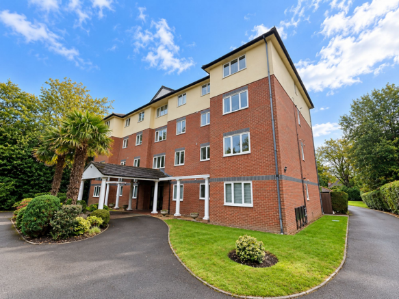 3-bed flat on West Cliff Road, West Cliff Palms, BH4, £345,000