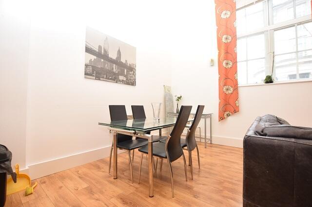 2 bed Apartment to rent Image 4