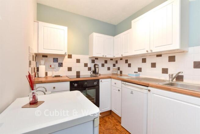 Kitchen / Lounge