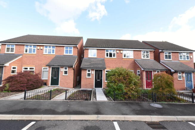 2-bed semi-detached on Lantern Close,Birmingham,B29 7RW, £250,000