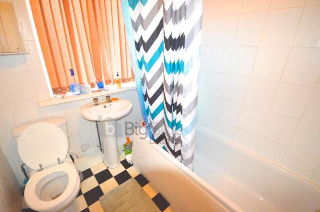 5 bed Terraced to rent Image 7