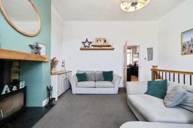 3 bed Semi-Detached for sale Image 6