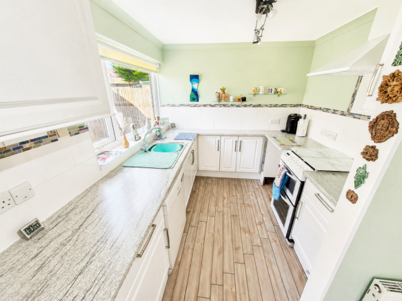 2 bed Semi-Detached Bungalow for sale Image 5