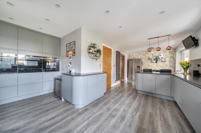 1420546-8-69a1f4ef6b41c