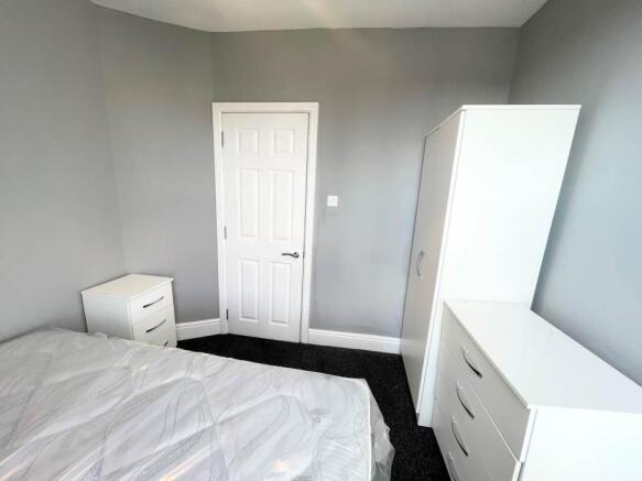 Room 2 (3)