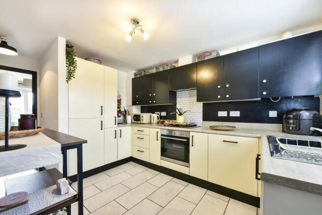 2 bed Semi-Detached for sale Image 5