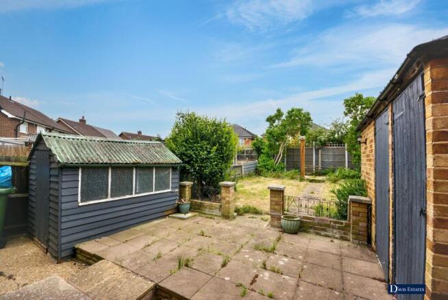 Bell Avenue, Heaton Grange, Romford, RM3 photo 4