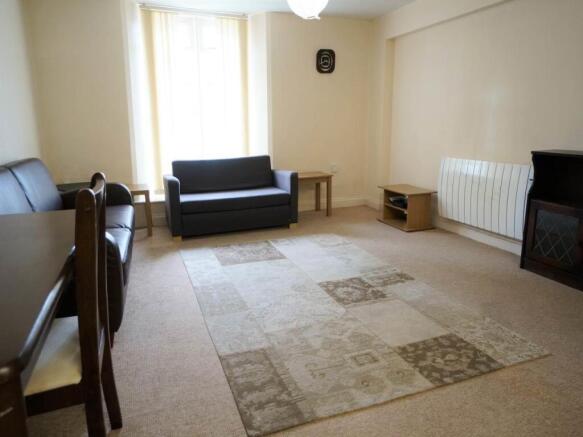 3Ebenezer_livingroom1.jpg