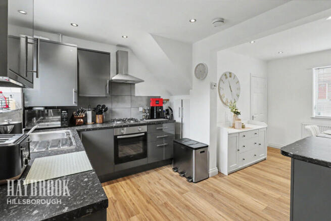 3 bed Terraced for sale Image 7