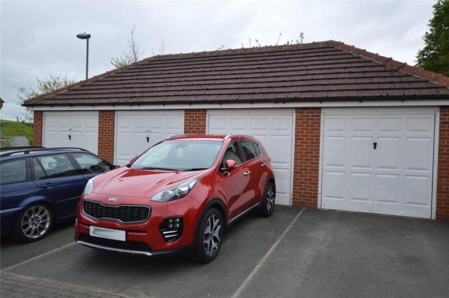 Drive & Garage