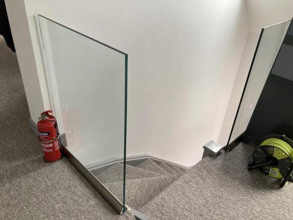 IMG_3687 1st floor office.JPG