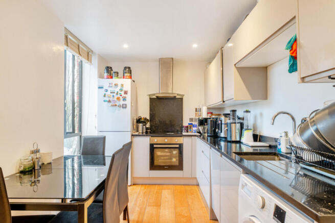 1401138-9-696e0c5...