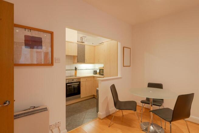 Flat 2 Spencer Heights - low res - NPP04023.jpg