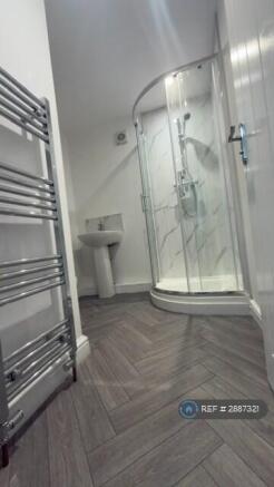4 bed Terraced to rent Image 4