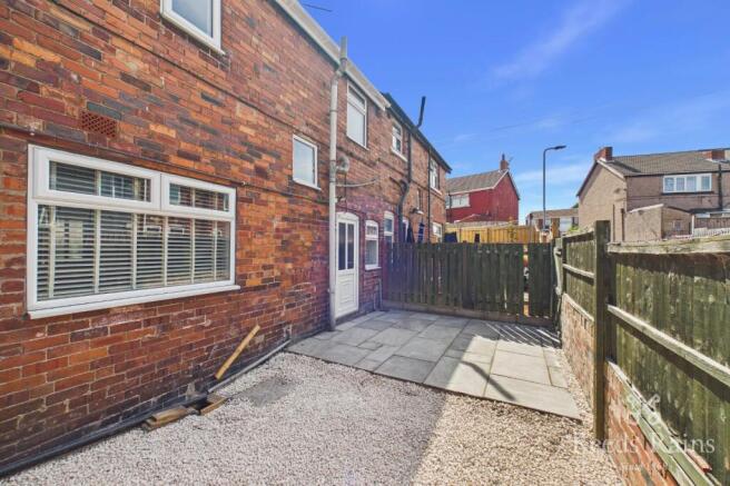 3 bed Terraced to rent Image 9