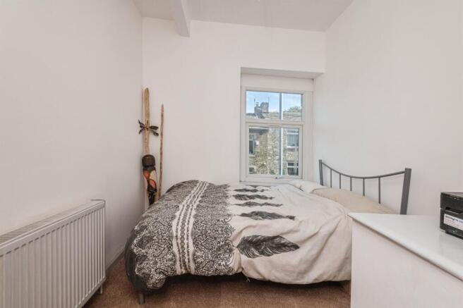 3 bed Terraced for sale Image 12