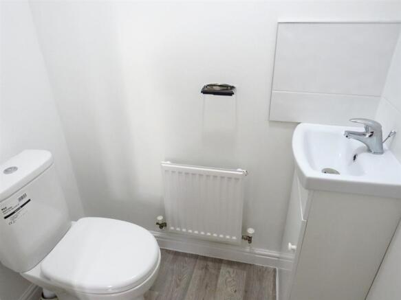 Cloakroom/wc