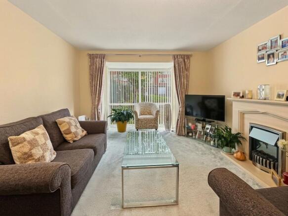 Lounge/Dining Room