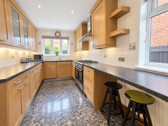 Magnolia Close, Abington Vale, Northampton NN3 photo 4