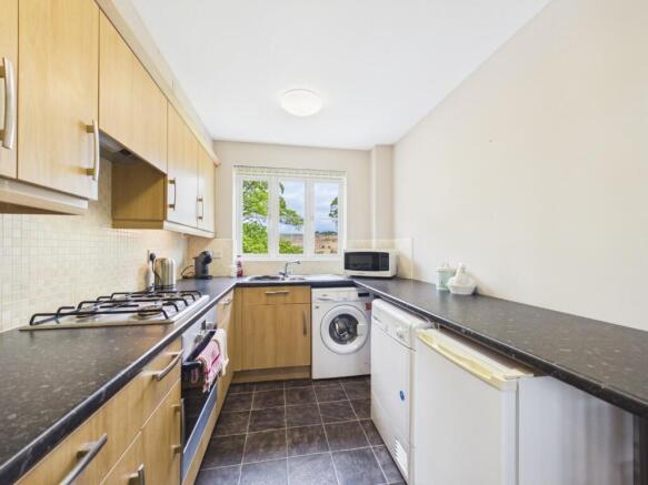 2 bed Apartment for sale Image 4