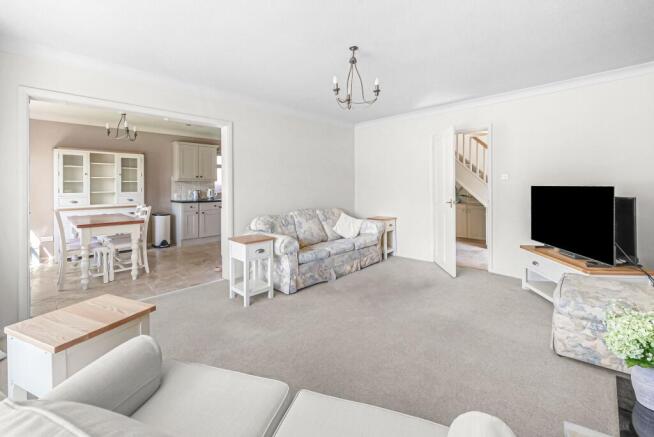 4 bed Detached for sale Image 7