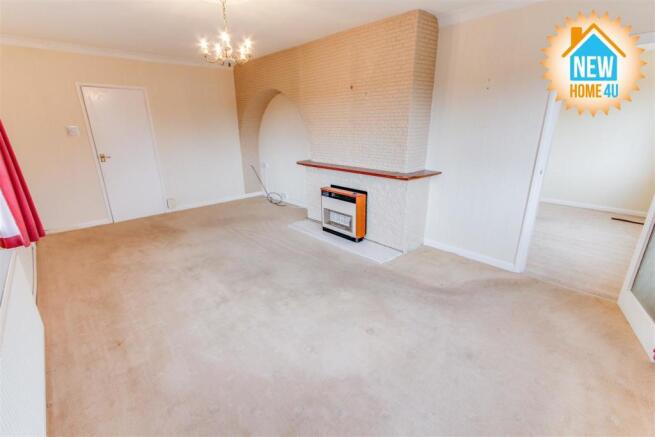LIVING ROOM: