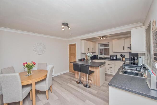 Fitted Kitchen / Diner