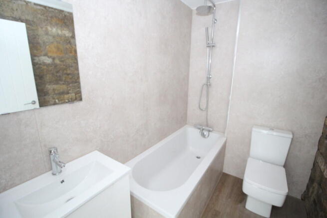 3 bed Terraced for sale Image 8