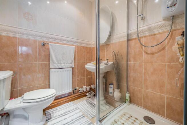 EN SUITE
