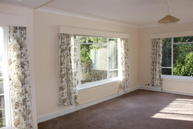 LIVING ROOM 1