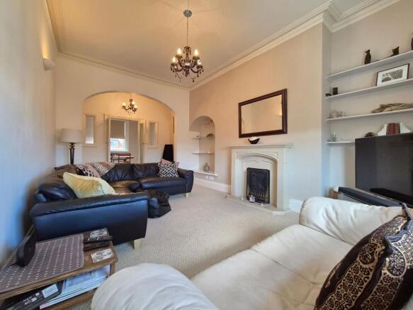 2 bed Flat for sale Image 10