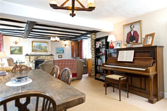 Sitting/Dining Room
