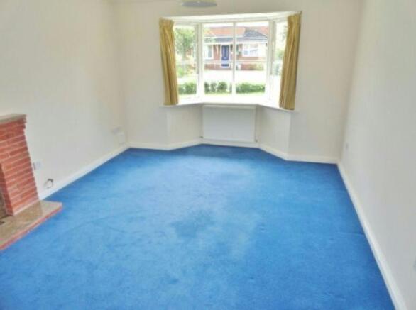 LIVING ROOM 1