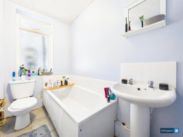 3 bed Semi-Detached for sale Image 8