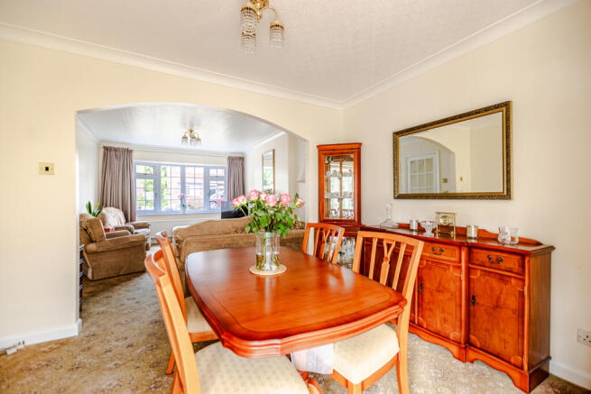 4 bed Detached for sale Image 5