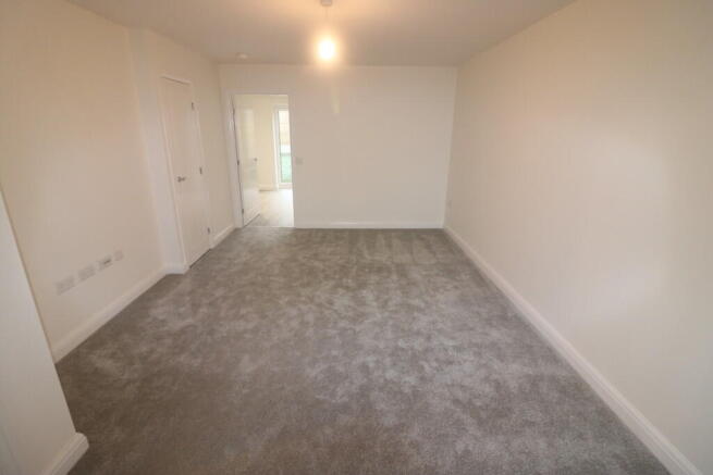 3 bed Semi-Detached to rent Image 9
