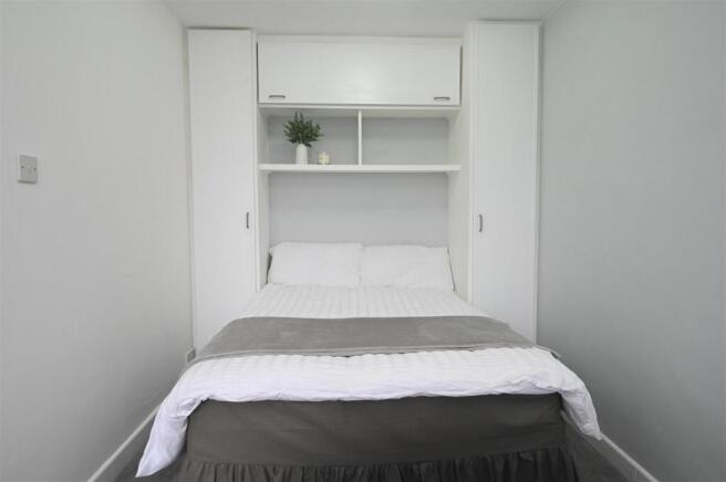 bedroom1.JPG