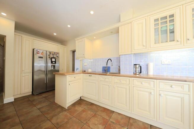 Kitchen/ Dining